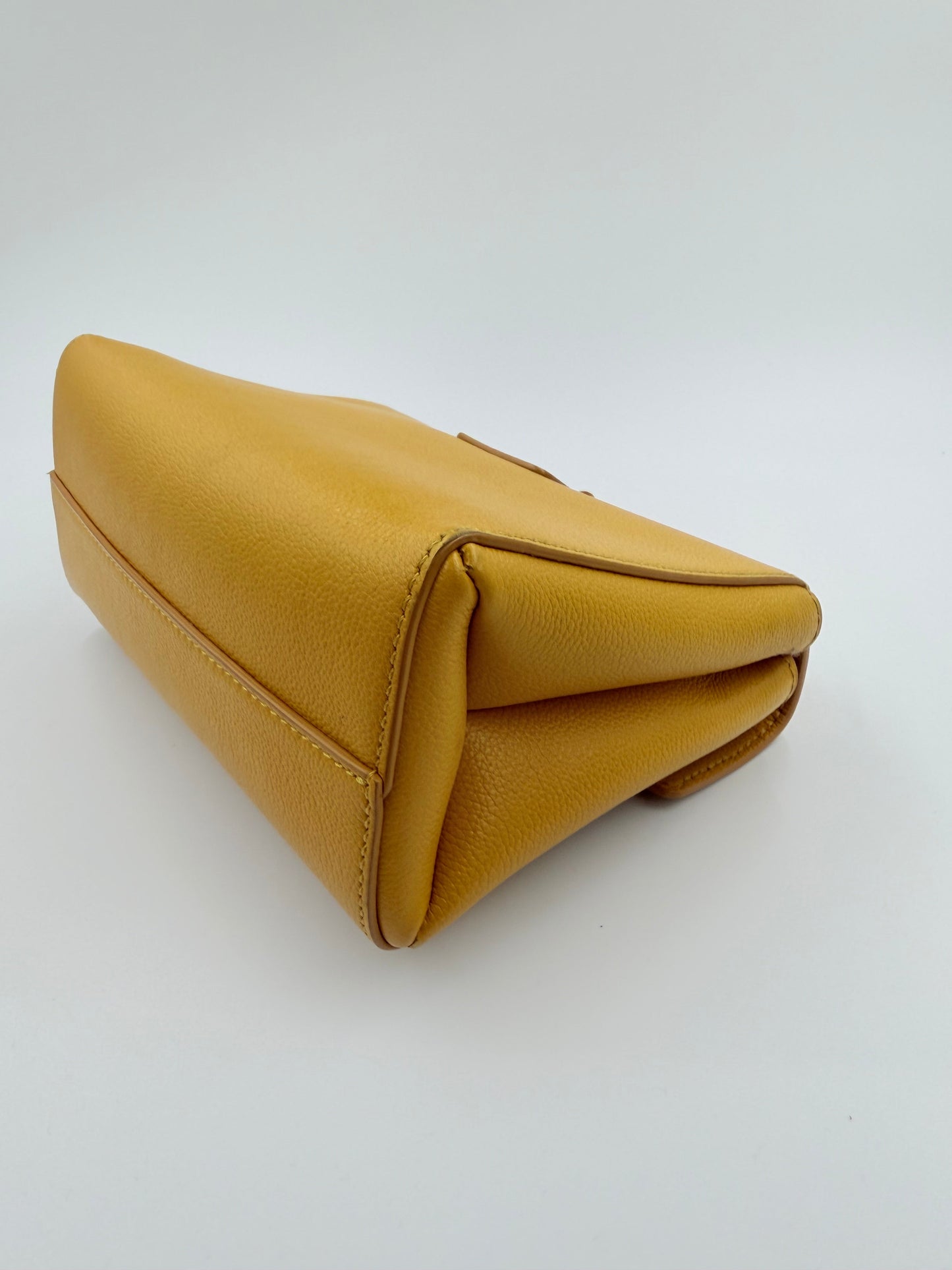 Jimmy Choo Rebel Soft - crossbody taske - gul lædertaske med kæderem - secondhand