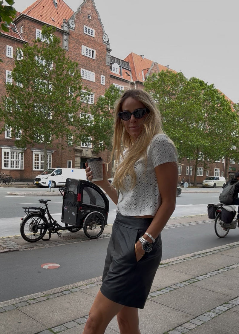 My Essential Wardrobe - Shorts - Sort Læder - 12 The Leather Shorts