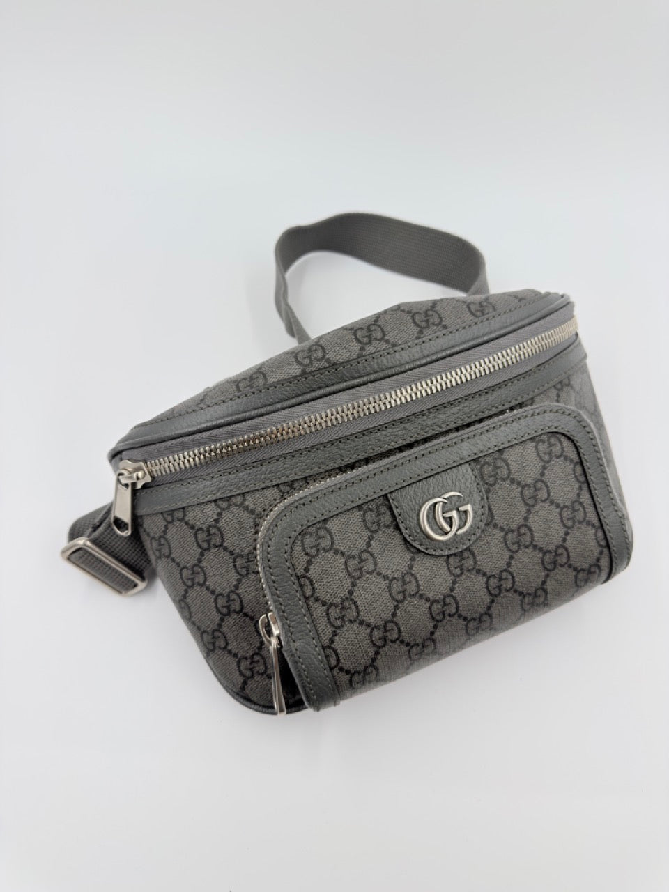 Gucci GG Marmont - bæltetaske - grå monogram bæltetaske - secondhand
