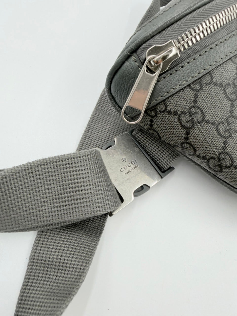 Gucci GG Marmont - bæltetaske - grå monogram bæltetaske - secondhand