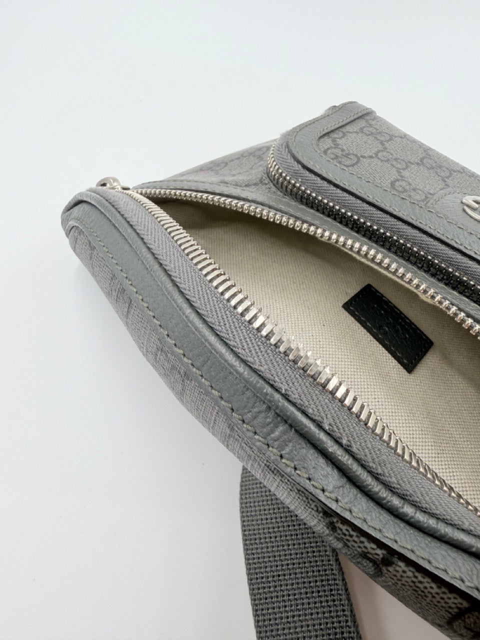 Gucci GG Marmont - bæltetaske - grå monogram bæltetaske - secondhand