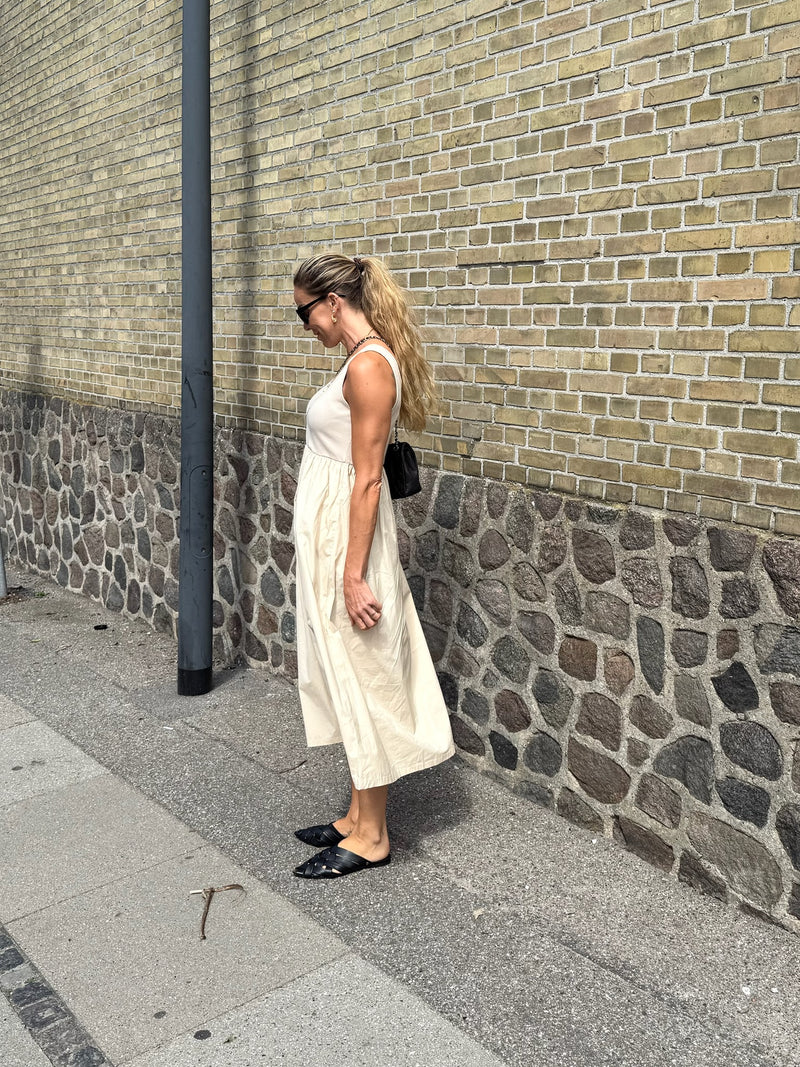 The Collection - Kjole - Beige - Sofia