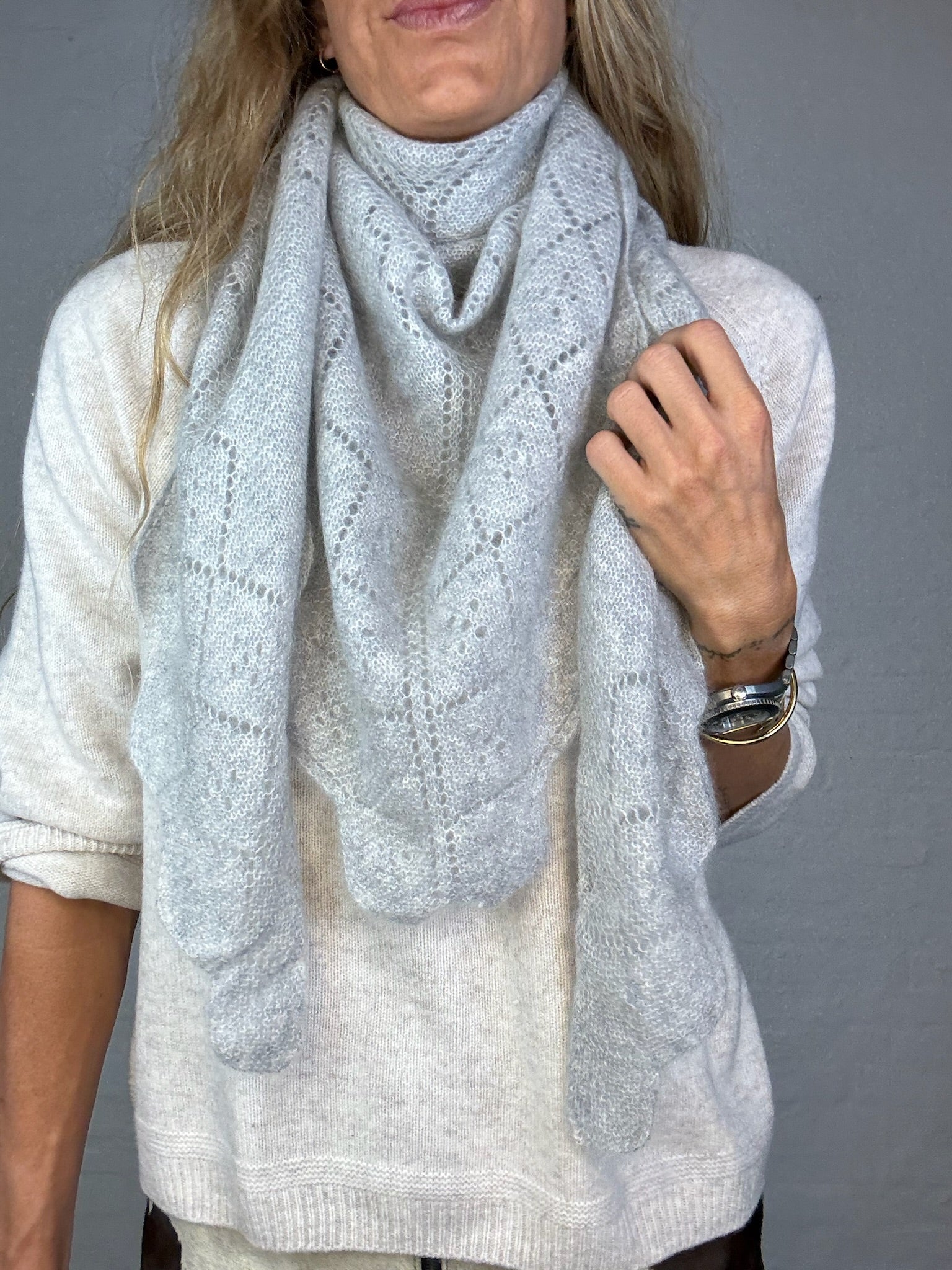 Andcopenhagen - Cashmeretøklæde - Triangle trinity stor 100% Cashmere - Grey - Stilkompagniet.dk