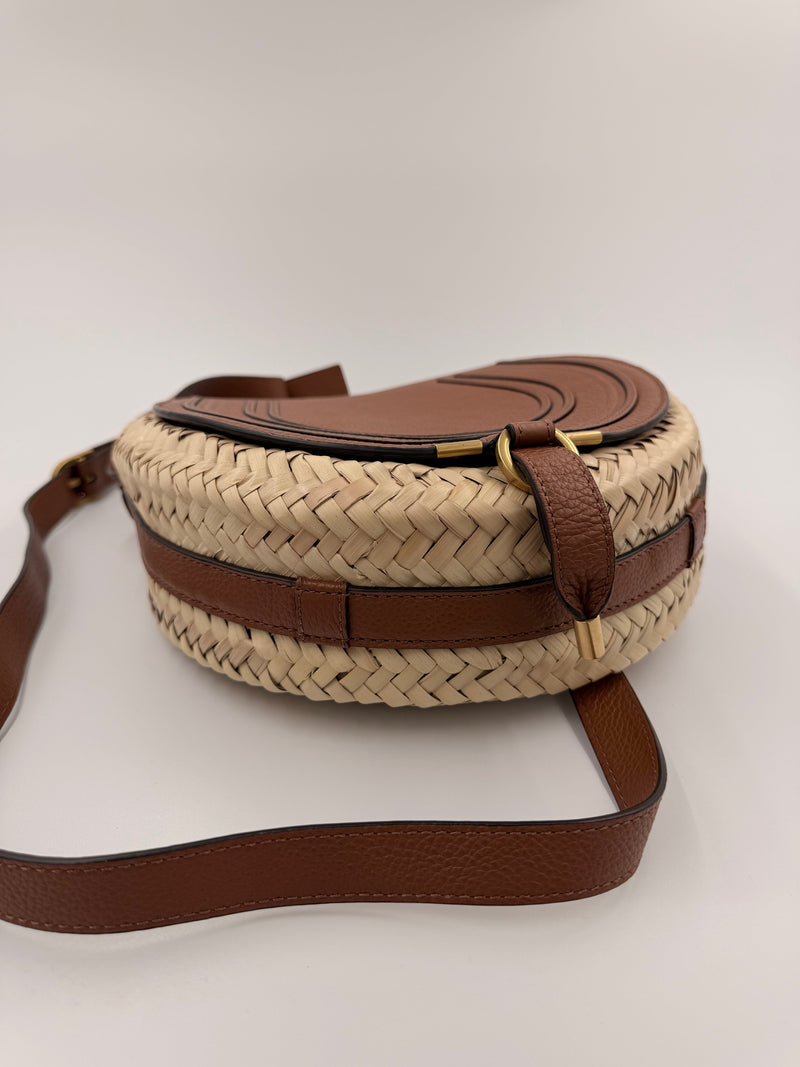 Chloé Marcie Round Crossbody – Raffia med cognac farvet læder – secondhand