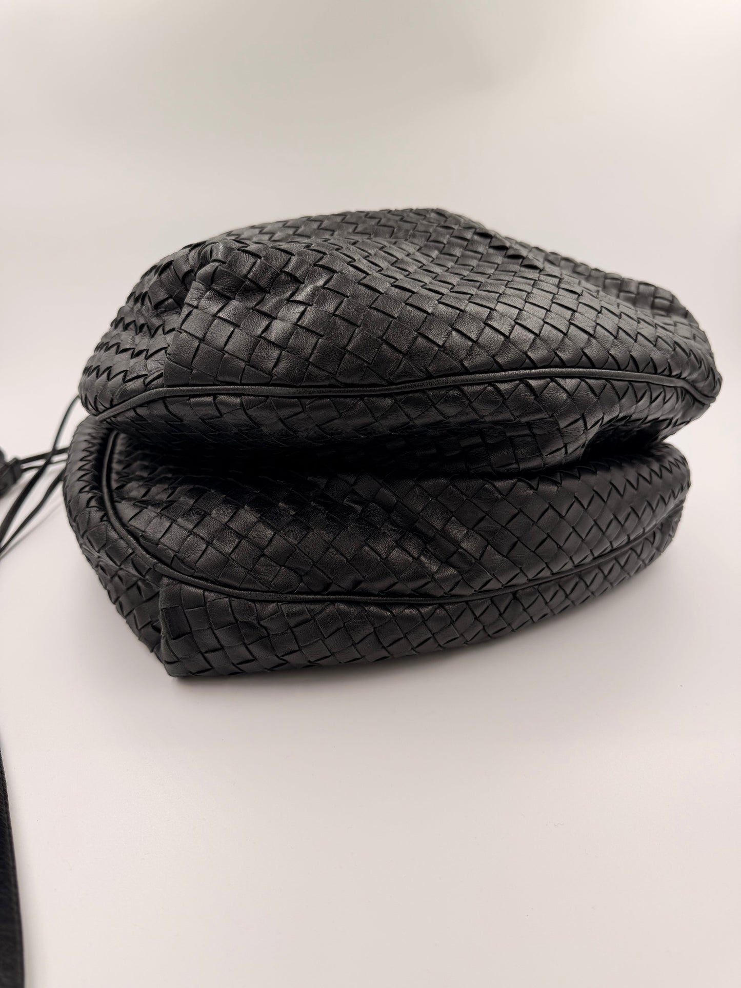 Bottega Veneta Intrecciato Drawstring skulder taske – sort flettet læder – secondhand