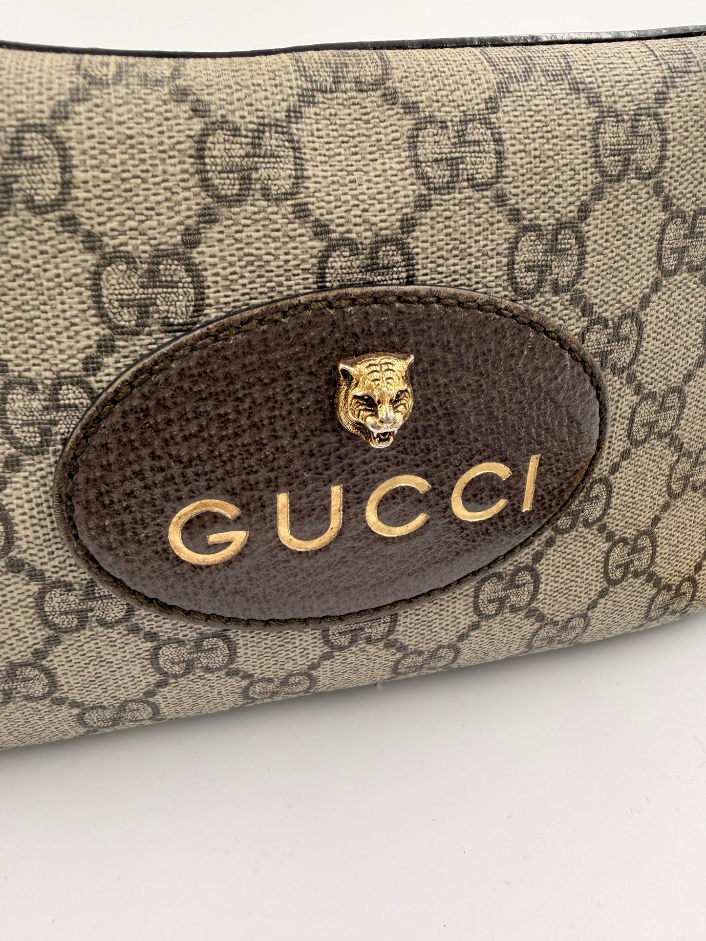 Gucci Neo GG Supreme Camera Bag – beige monogram crossbody – secondhand