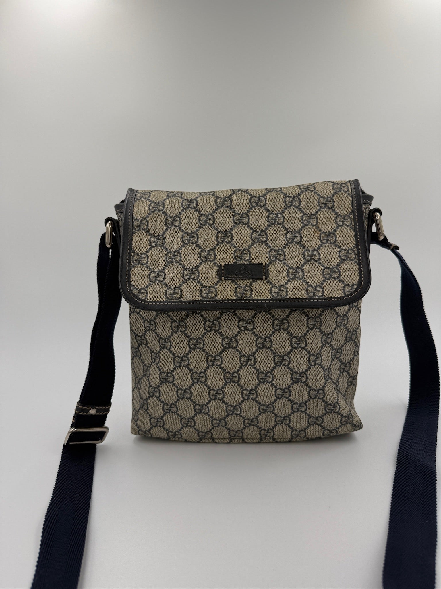 Gucci - GG Supreme messenger Crossbody - Secondhand