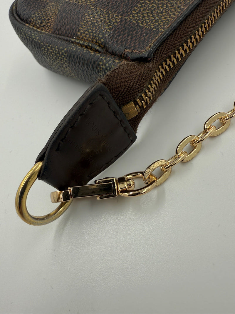 Louis Vuitton - Mini Pochette Chain Purse - Secondhand