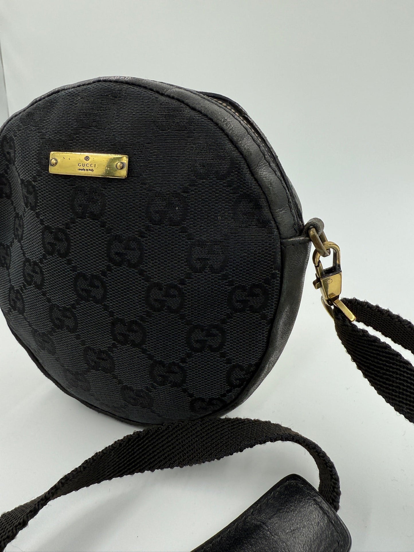 Gucci - GG Canvas Round Crossbody - Secondhand