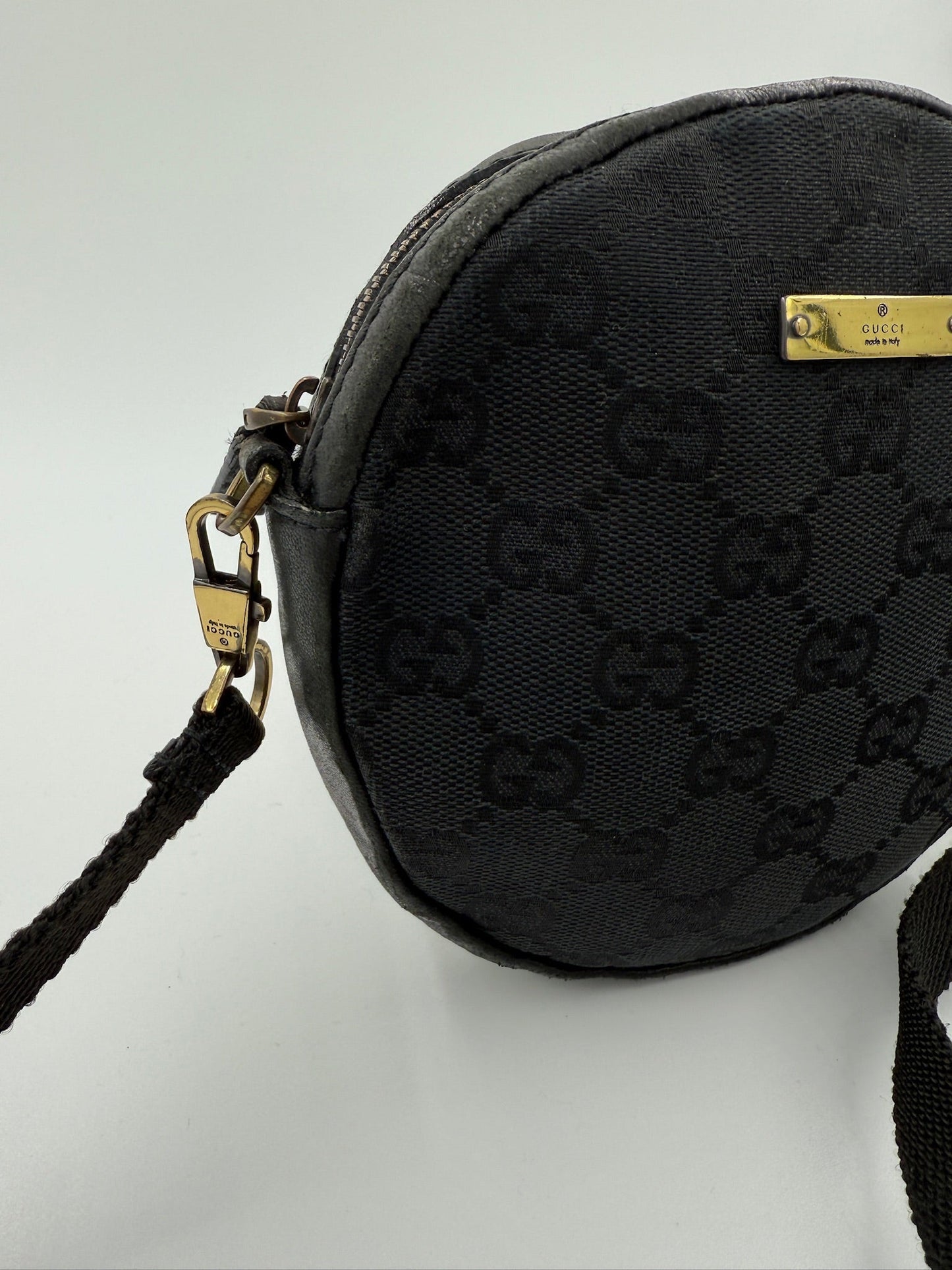 Gucci - GG Canvas Round Crossbody - Secondhand