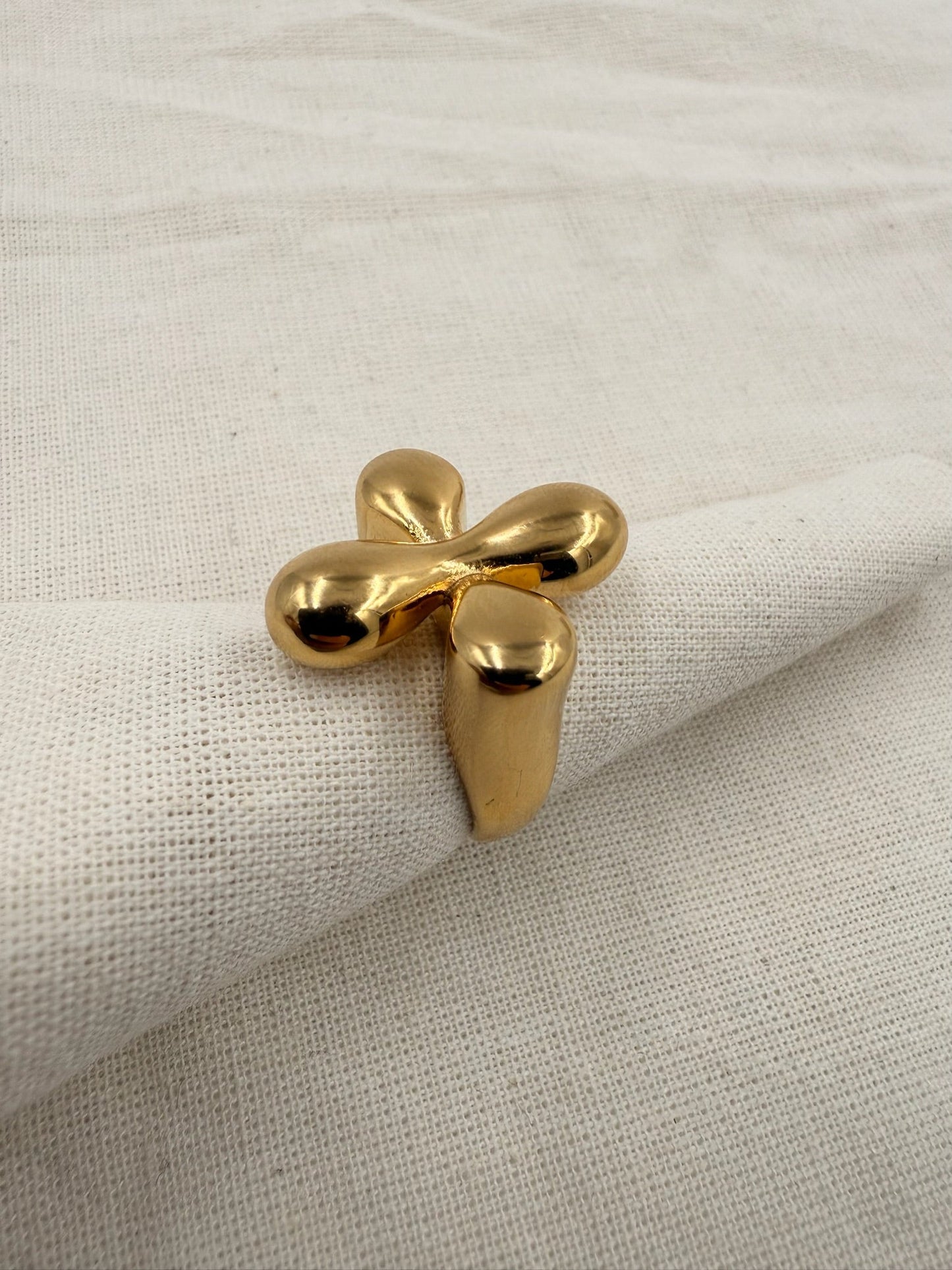 Nine - Flower Crosses Ring