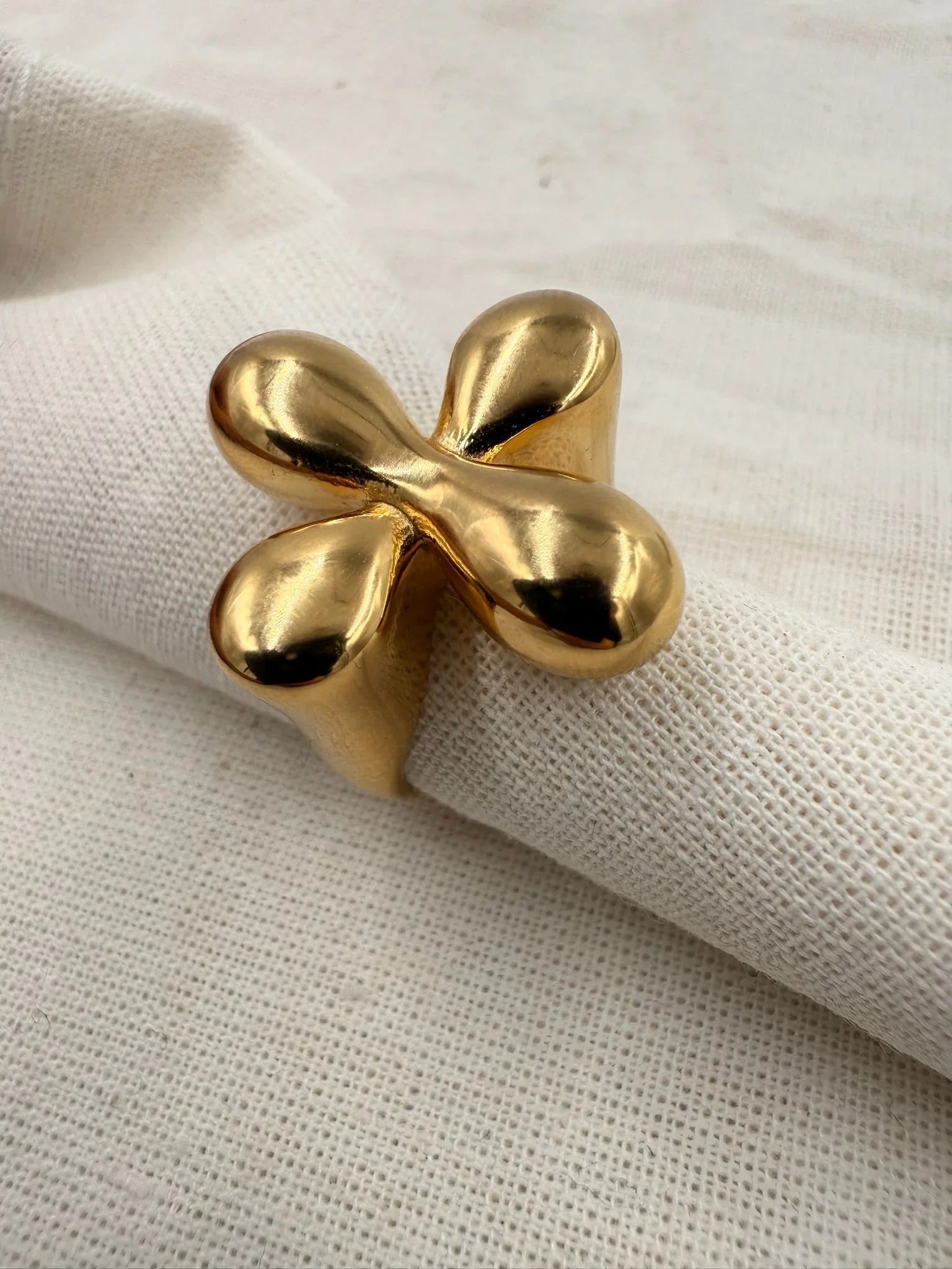 Nine - Flower Crosses Ring - Stilkompagniet.dk