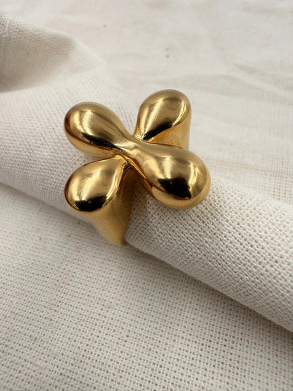 Nine - Flower Crosses Ring - Stilkompagniet.dk