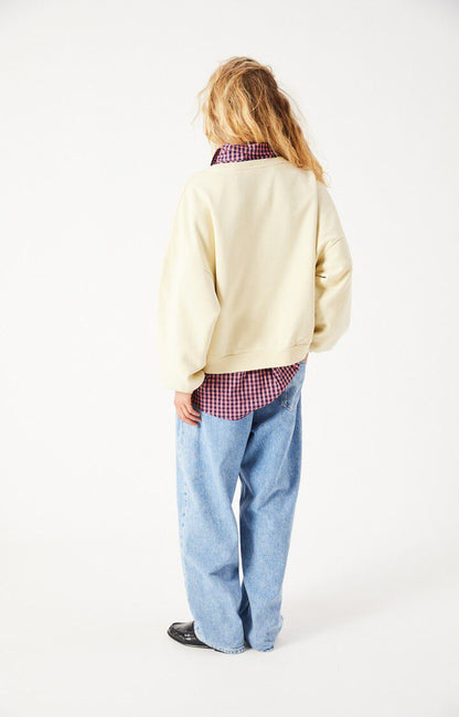 Lækker sweatshirt fra American Vintage i den flotte, lysegule farve Lemonade Vintage bagfra