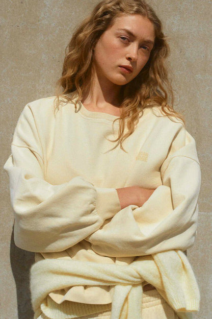 Lækker sweatshirt fra American Vintage i den flotte, lysegule farve Lemonade Vintage på kvinde