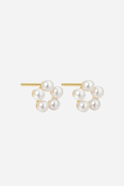 Ørering studs fra Andcopenhagen i 18 karat guldbelagt 925 sølv med perler, model Phine.