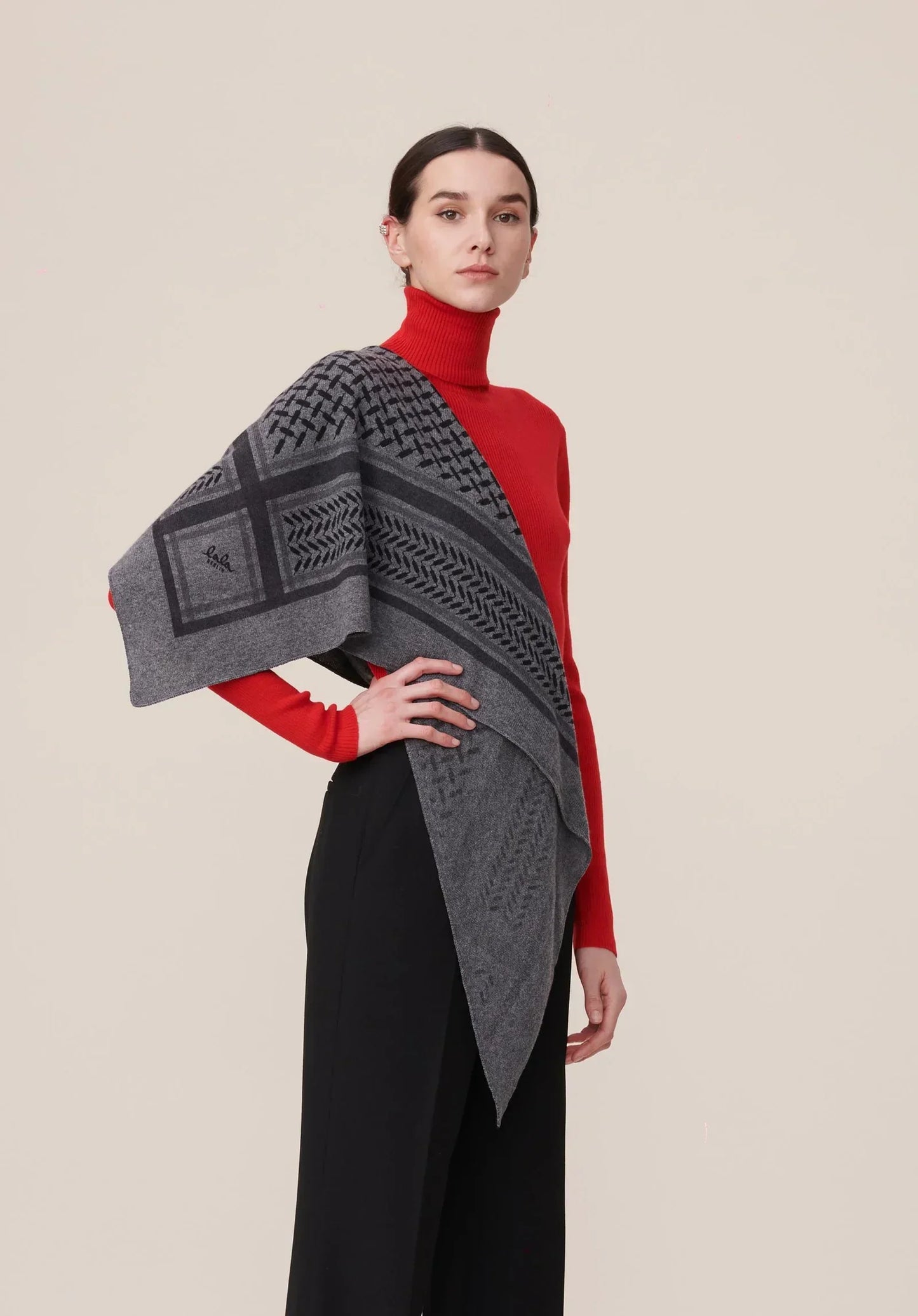 Lala Berlin - Cashmere tørklæde - Lubecca Dark Grey Melange - Trinity Classic M - sss - Stilkompagniet.dk