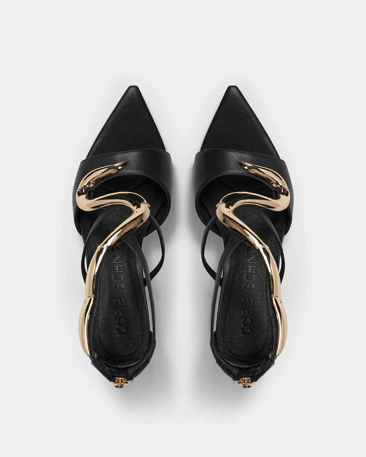 Elegant sort stilet fra Sofie Schnoor Merle oppefra