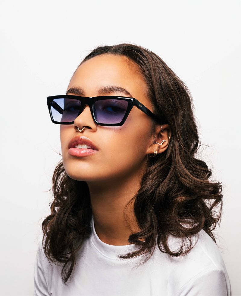 Messy Weekend - Solbriller - Blue Black - New Corey