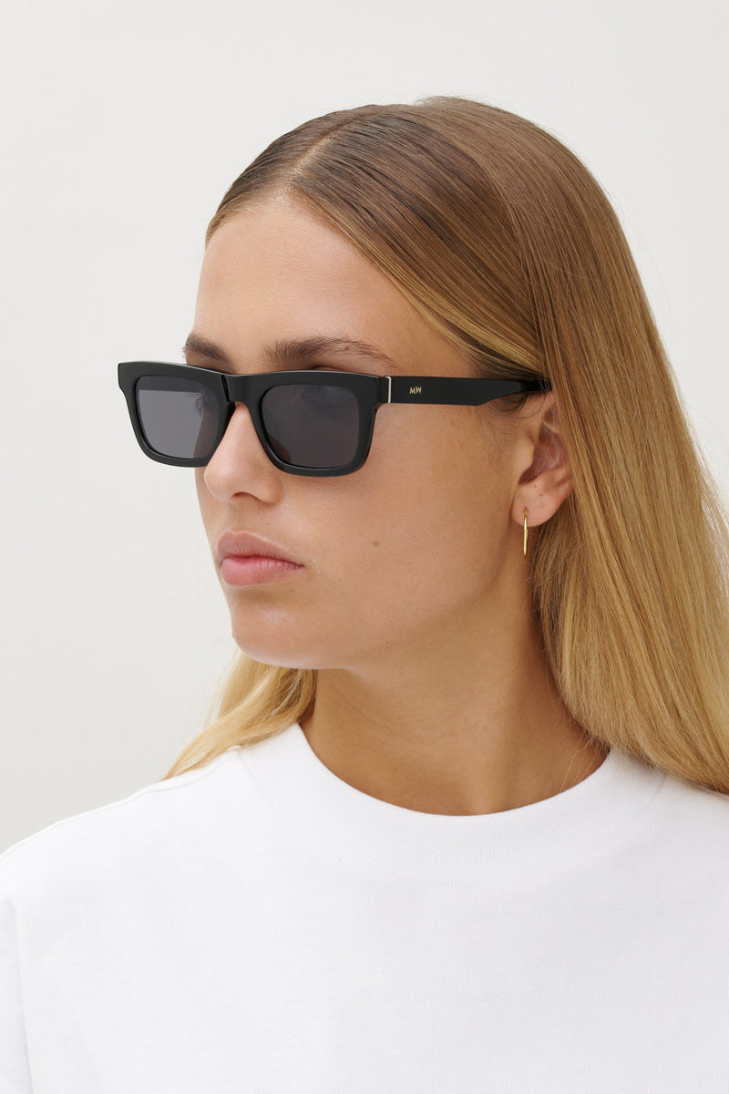 Messy Weekend - Solbriller - Grey Black - New Dylan