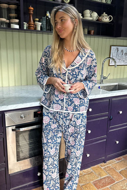 Sissel Edelbo - Nattøjssæt - Blue Blossom - Neva sss