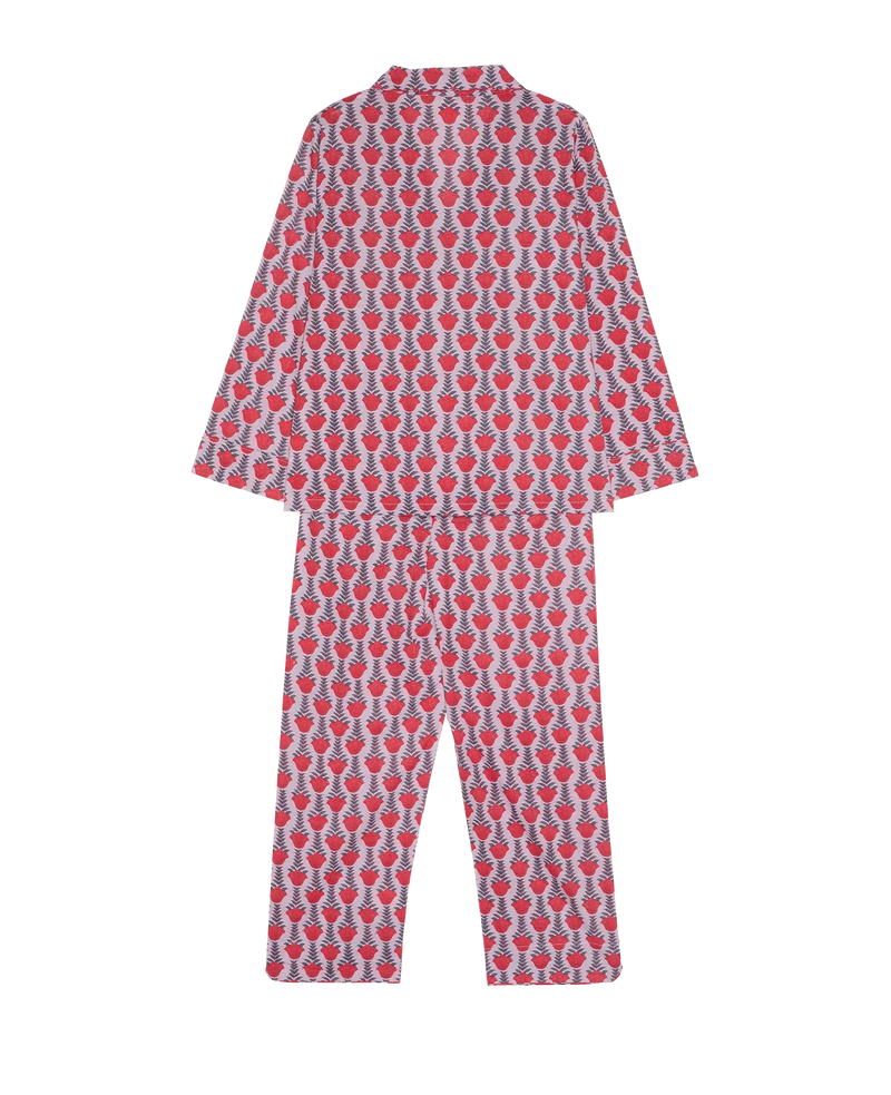 Nuit Pyjamas Set fra Sissel Edelbo er et smukt pyjamassæt bagfra