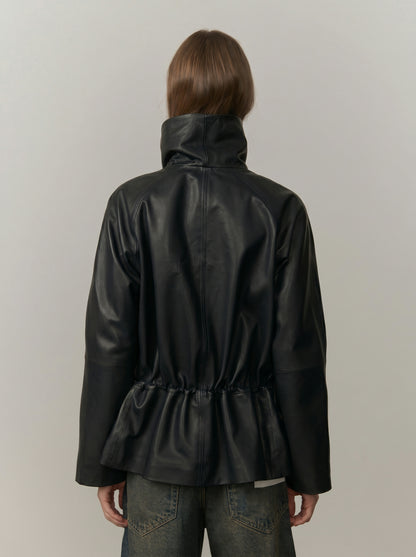 Oscar Leather Jacket fra HERSKIND er en eksklusiv læderjakke