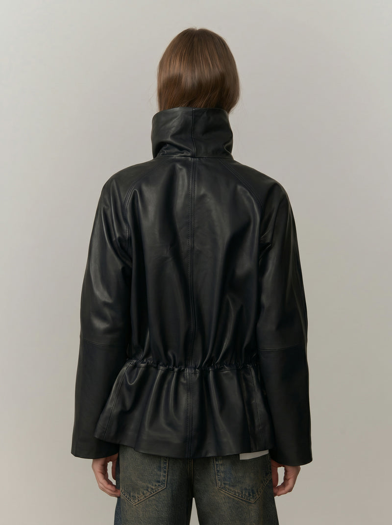 Oscar Leather Jacket fra HERSKIND er en eksklusiv læderjakke