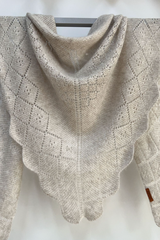 Andcopenhagen - Cashmeretøklæde - Triangle trinity stor 100% Cashmere - Light beige - Stilkompagniet.dk