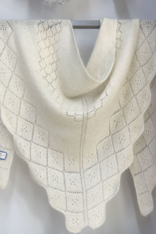 Andcopenhagen - Cashmeretøklæde - Triangle trinity stor 100% Cashmere - White - Stilkompagniet.dk