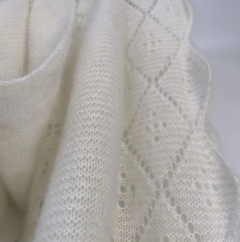 Andcopenhagen - Cashmeretøklæde - Triangle trinity stor 100% Cashmere - White - Stilkompagniet.dk