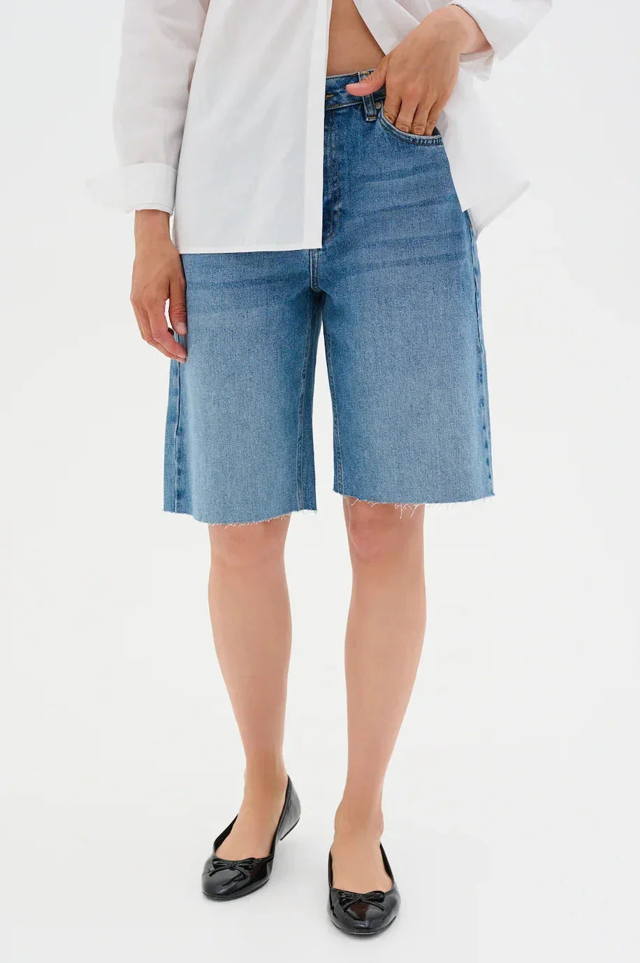 My Essential Wardrobe - Long shorts - Light blue - LouisMW 139 - Stilkompagniet.dk