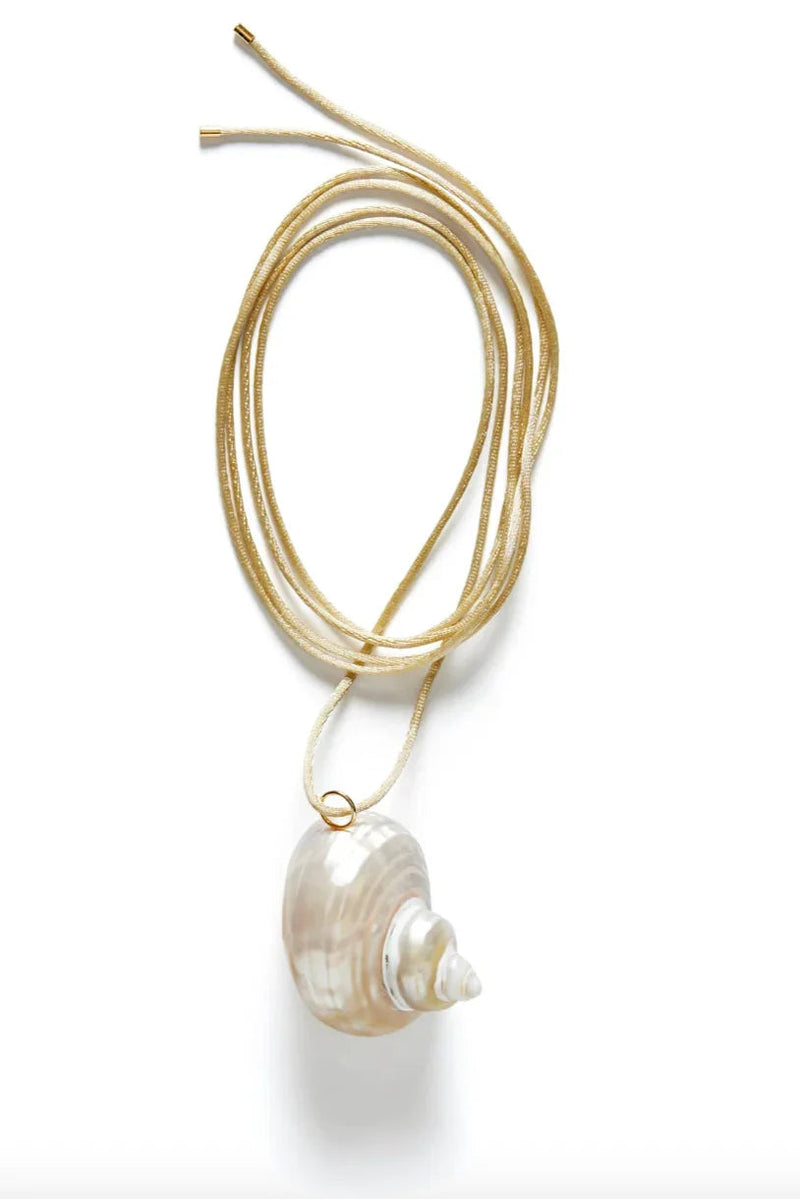 Anni Lu - Halskæde - Vanilla - Shell on a string - Stilkompagniet.dk