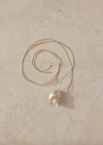 Anni Lu - Halskæde - Vanilla - Shell on a string - Stilkompagniet.dk