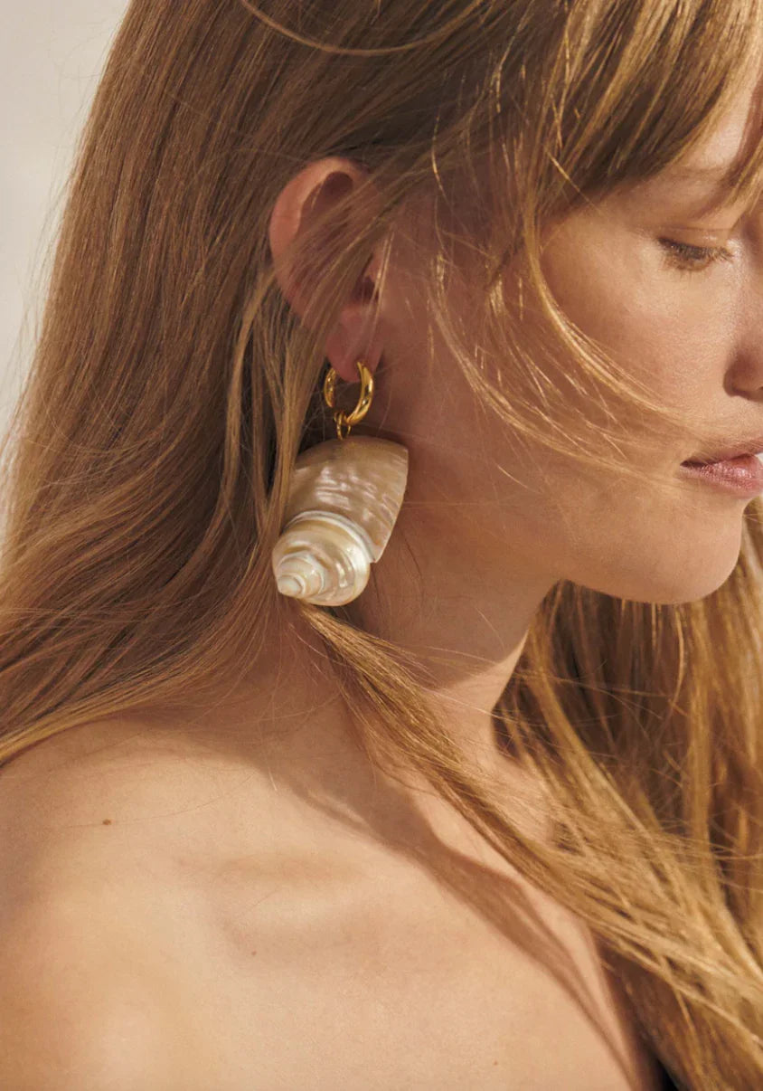 Anni Lu - Halskæde - Vanilla - Shell on a string - Stilkompagniet.dk