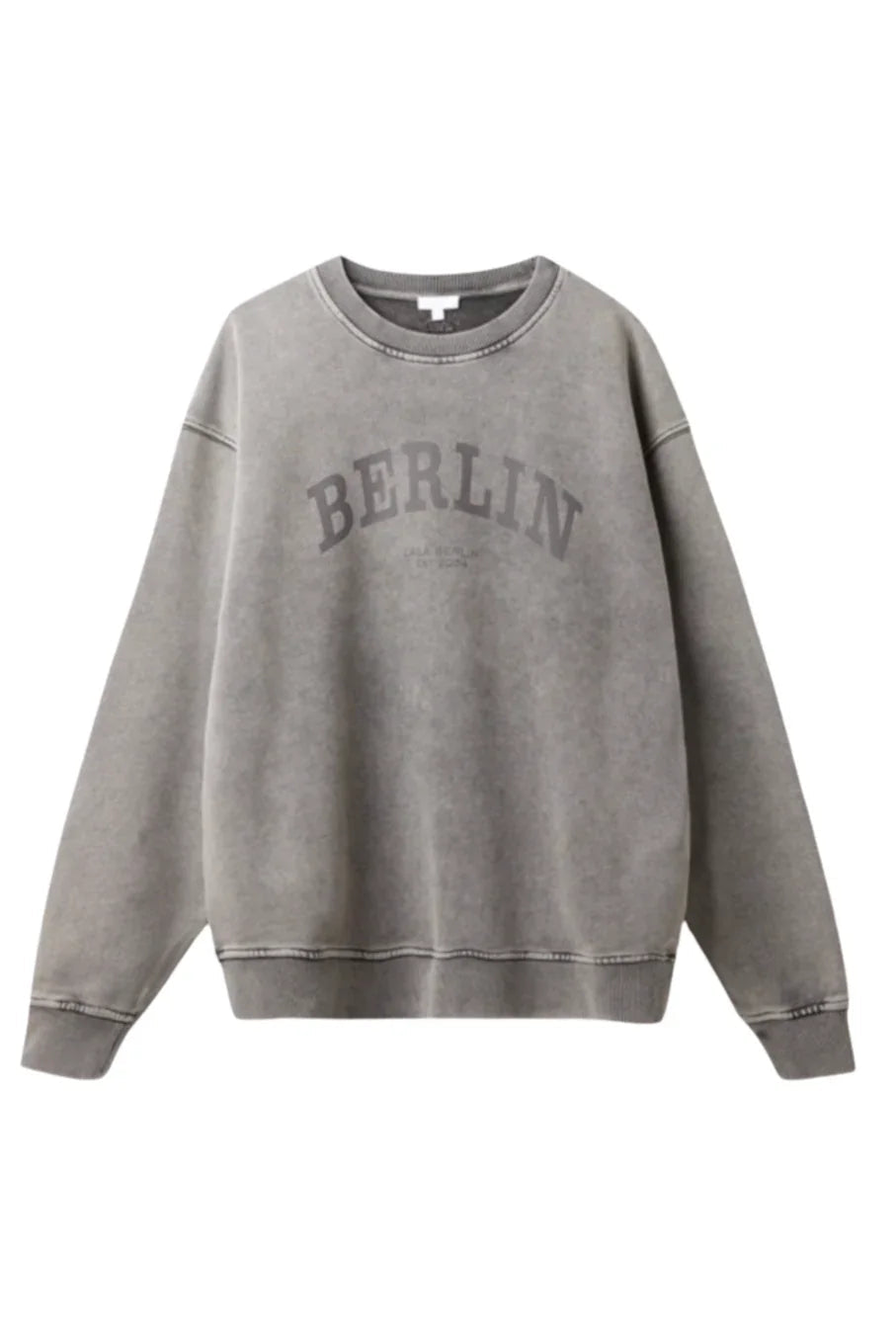 Sweatshirt i vasket grå med "BERLIN" og "LALA BERLIN EST. 2004" trykt på brystet, synlige stikninger.