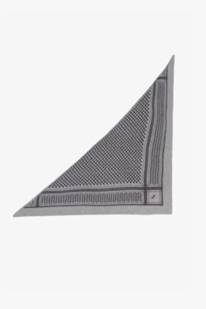 Gråt trekantet cashmere tørklæde med mønster og dekorativ kant, måler 50 x 50 cm.