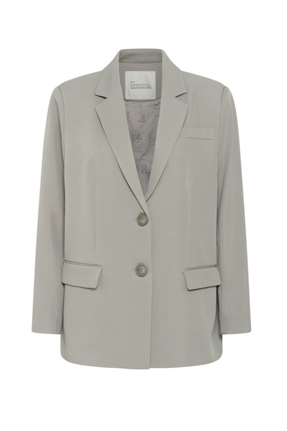 Grå blazer med spids krave, to forlommer og afslappet pasform fra My Essential Wardrobe.