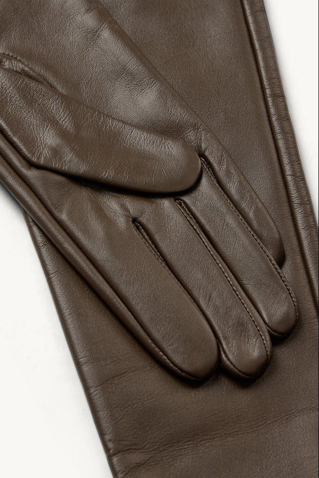 TG Gloves fra The Garment i farven Chocolate tæt på