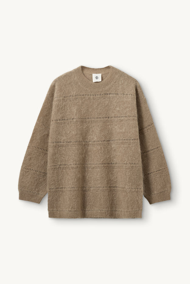 Roma Boxy Sweater fra The Garment er en blød mohairstrik packshot