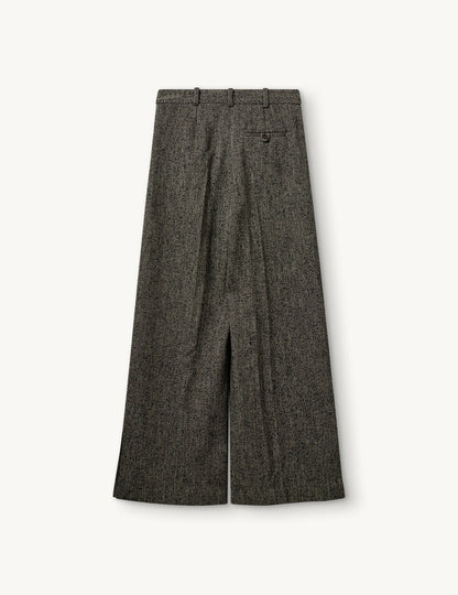 bukser fra The Garment i en smuk kombination af sorte og brune nuancer med et klassisk sildebensmønster packshot bagfra