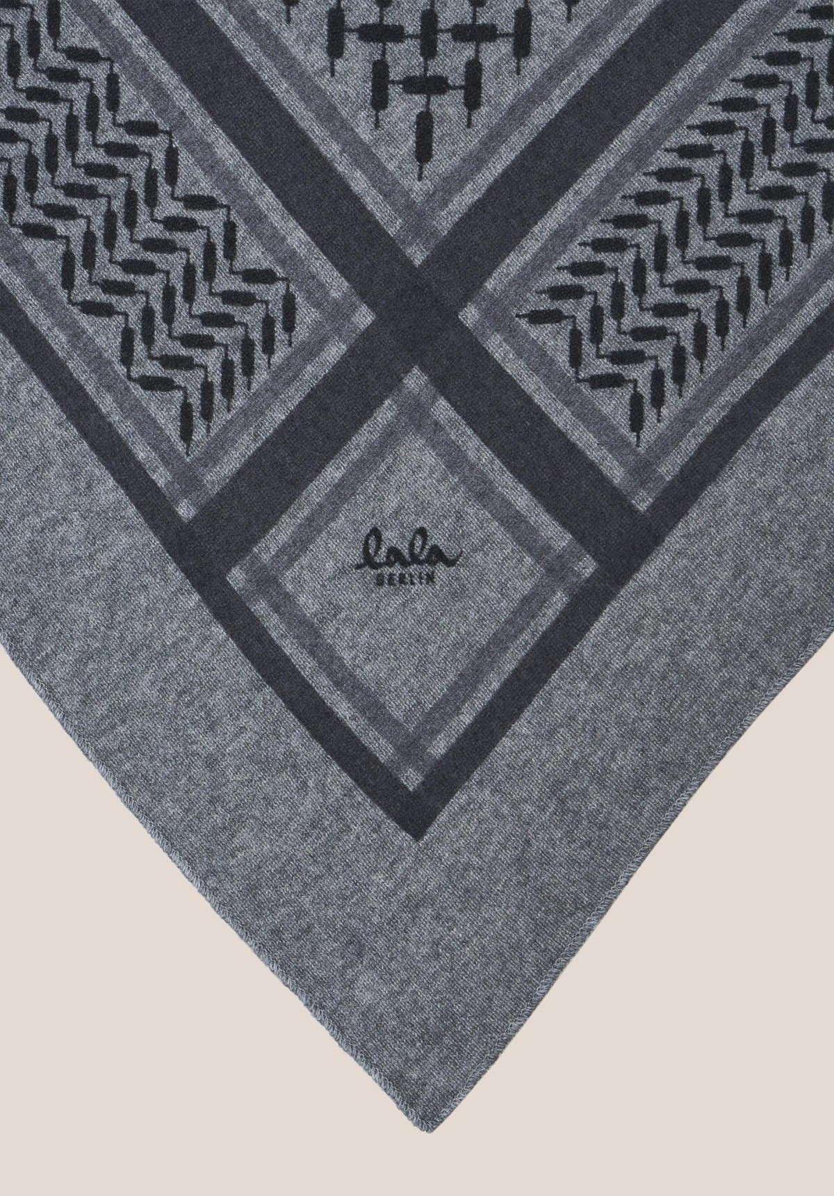 Lala Berlin - Cashmere tørklæde - City middlegrey melange - Trinity Classic M - Stilkompagniet.dk