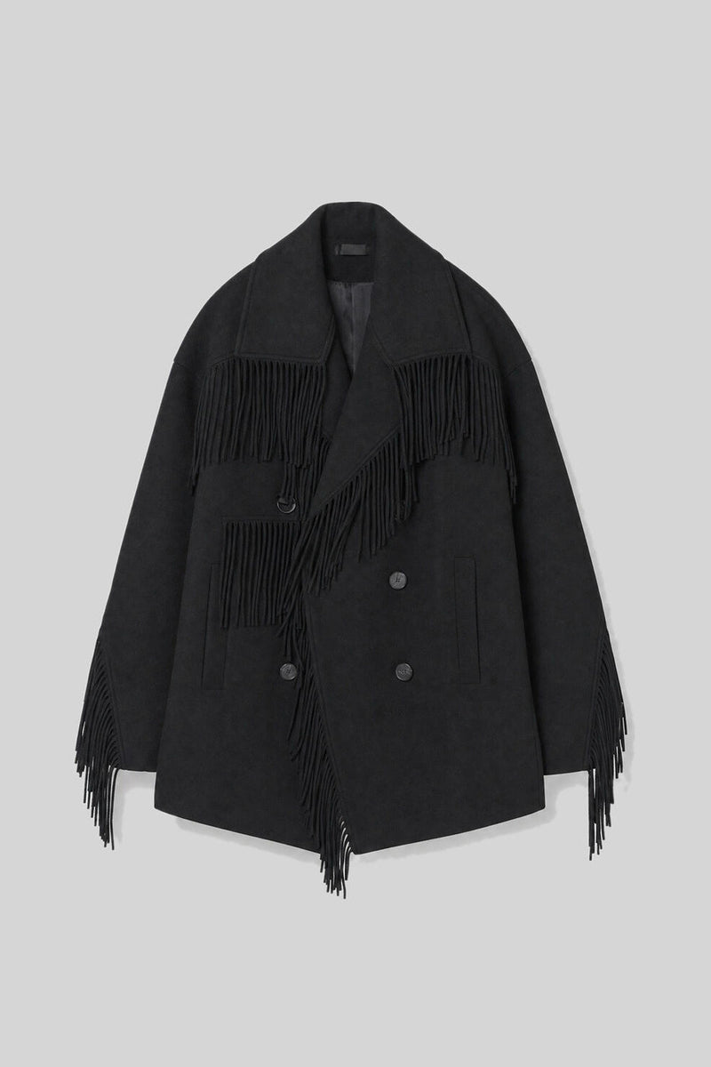 Sort oversized IRO Paris Drifter uldjakke med frynser langs krave, front og ærmer, bred reverskrave og dobbeltradet knaplukning.