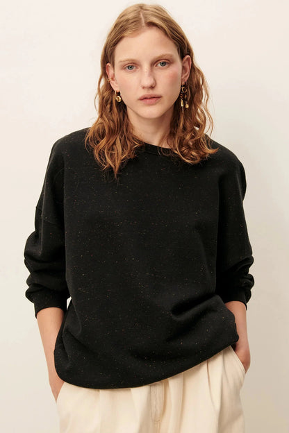Chebbi fra Sessùn er en afslappet sweatshirt med en rummelig, oversized pasform.