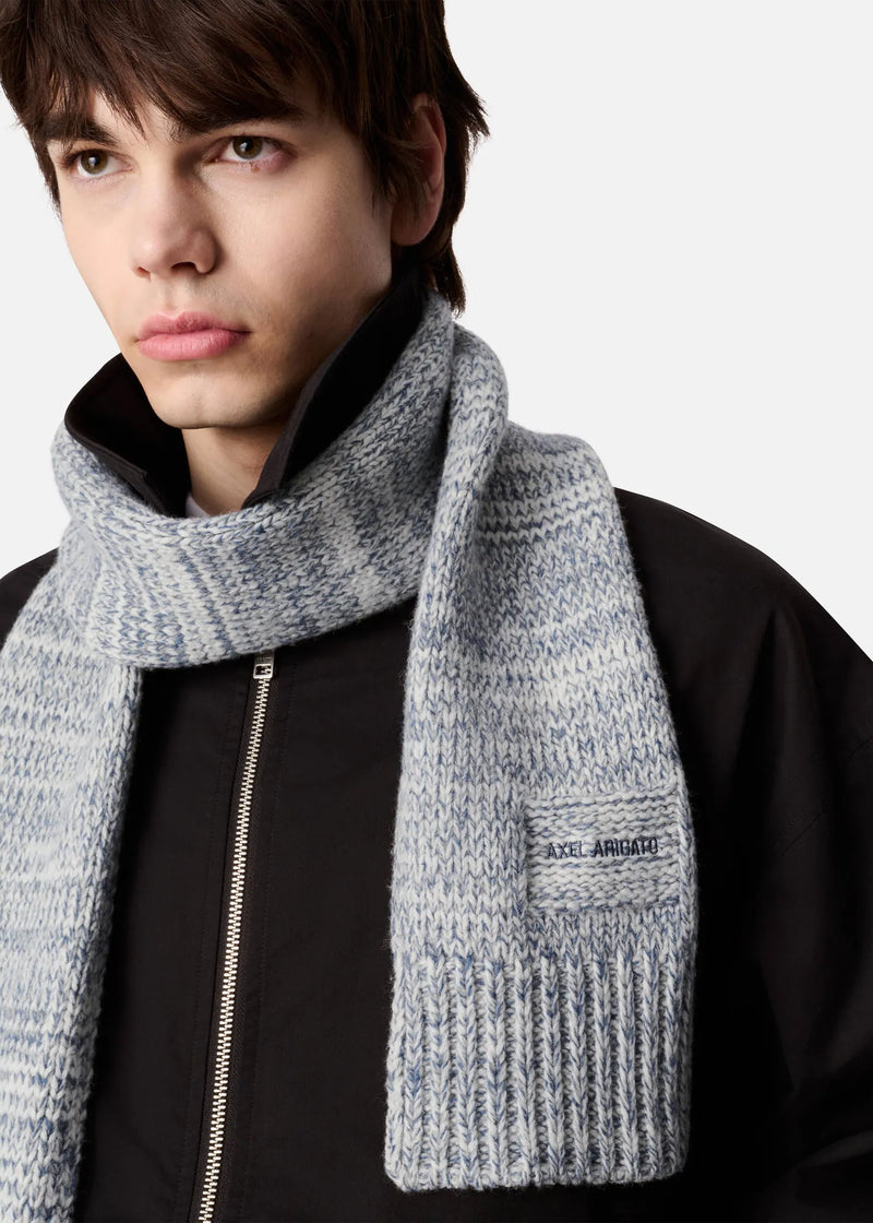 Flock Scarf fra Axel Arigato er et blødt, chunky strikket halstørklæde