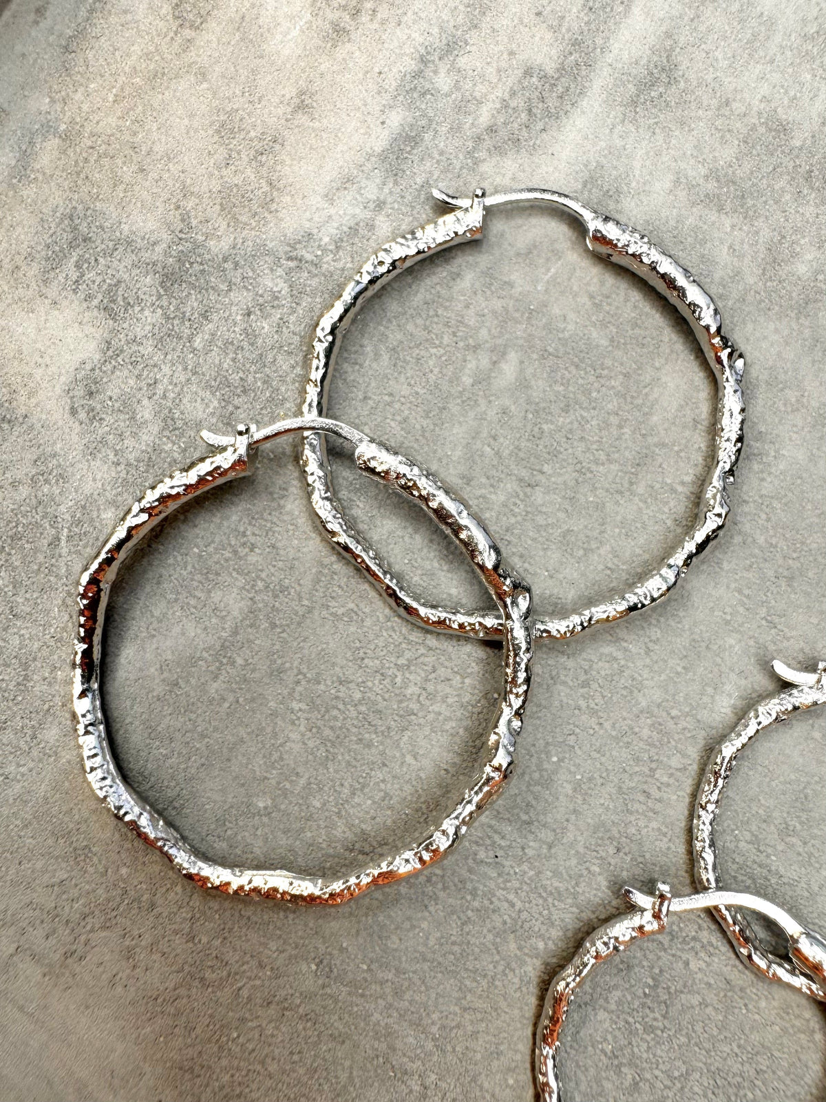 Øreringe hoops fra Andcopenhagen Jewelry Icon collection i 925 sterlingsølv, model Sicca big.