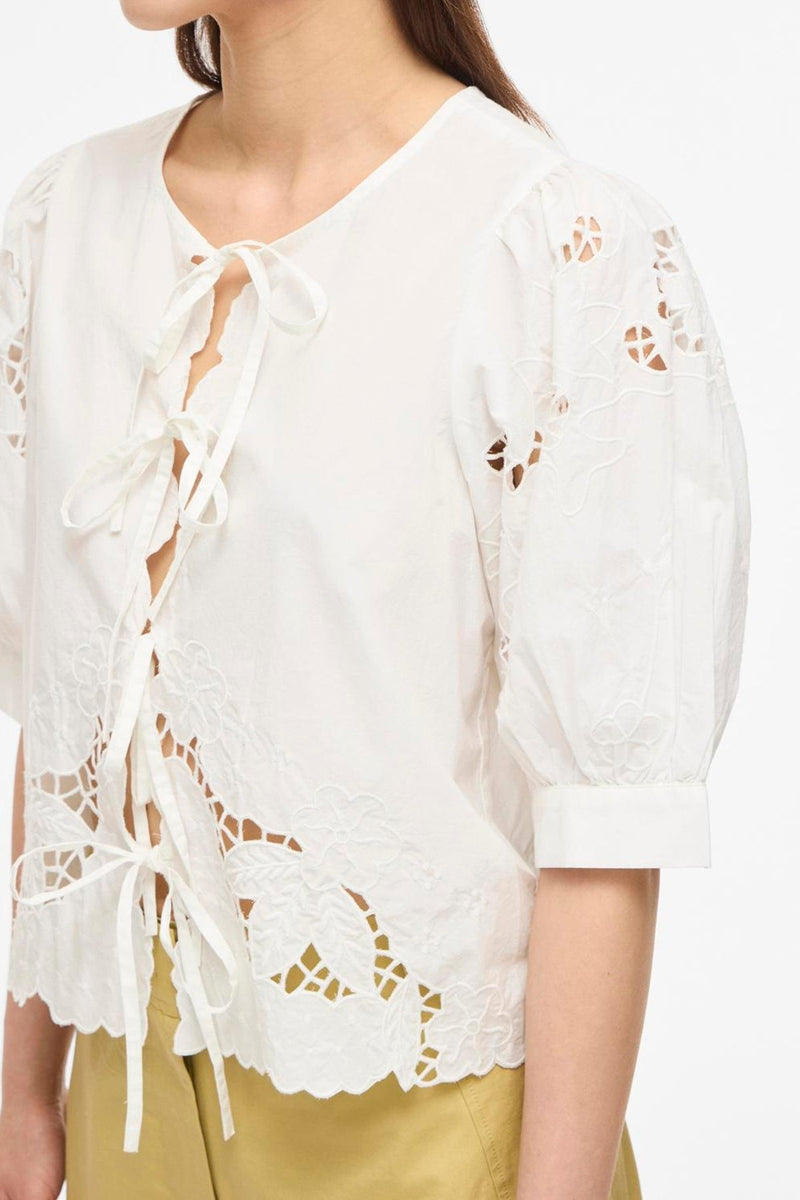 Rouge Edit - Top - Cloud Dancer - Rouscarlet