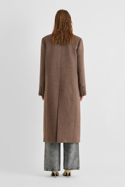 Vila Rouriley long sleeve coat in dark brown mélange, made of 50% recycled wool and 50% polyester, shown on a model from the